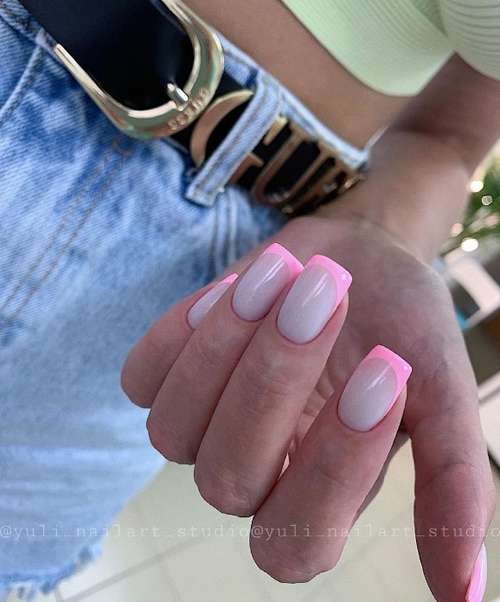 Bases de camouflage colorées: nouvelle manucure 2026, photo