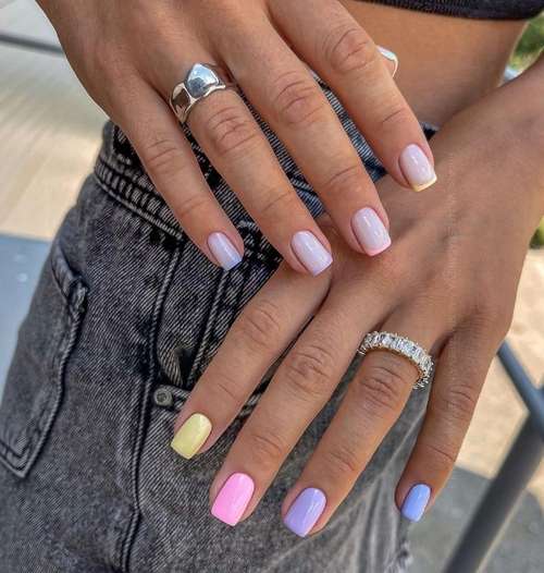 Bases de camouflage colorées: nouvelle manucure 2026, photo