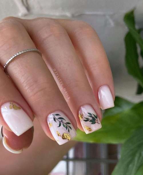 Bases de camouflage colorées: nouvelle manucure 2026, photo