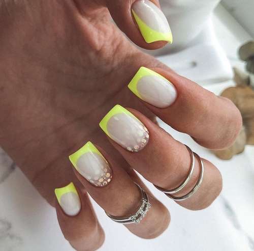 Bases de camouflage colorées: nouvelle manucure 2026, photo