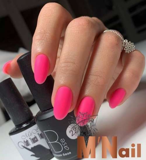 Bases de camouflage colorées: nouvelle manucure 2026, photo