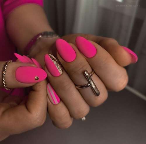 Manucure rouge avec papier d'aluminium: beau design, photo, nouveaux articles