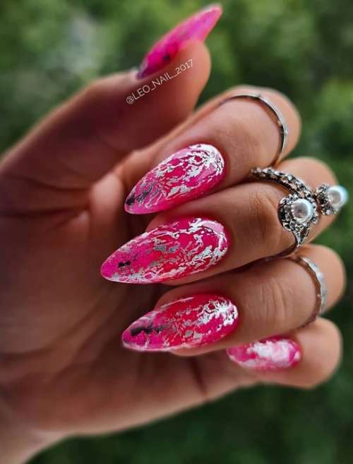 Manucure rouge nouvel an