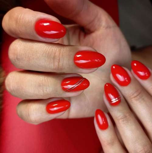 Manucure rouge avec papier d'aluminium: beau design, photo, nouveaux articles