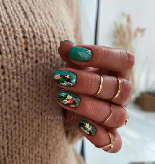 Manucure verte avec des coups de pinceau multicolores