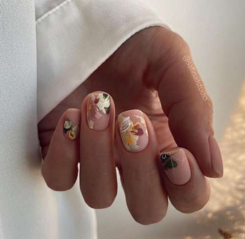 Conception de traits sur les ongles: belles idées de manucure, nouveaux articles