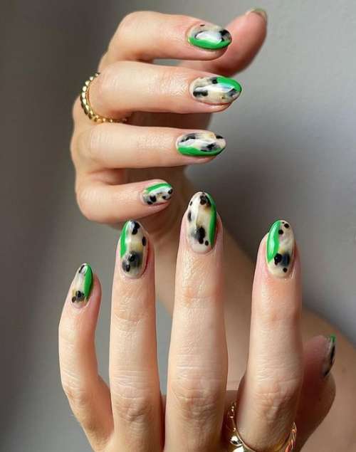 Conception de traits sur les ongles: belles idées de manucure, nouveaux articles