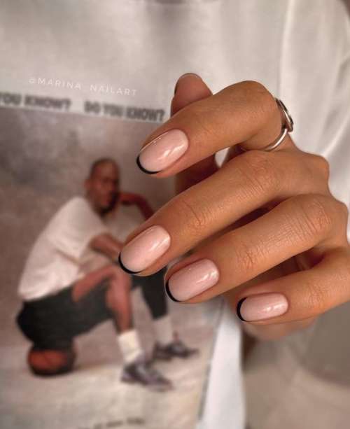 Veste noire à la mode