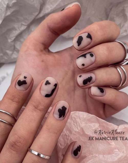 Minimalisme de conception d'ongle d'automne
