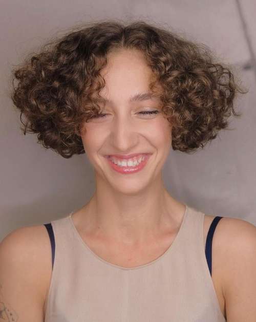 Coupe de cheveux sans frange