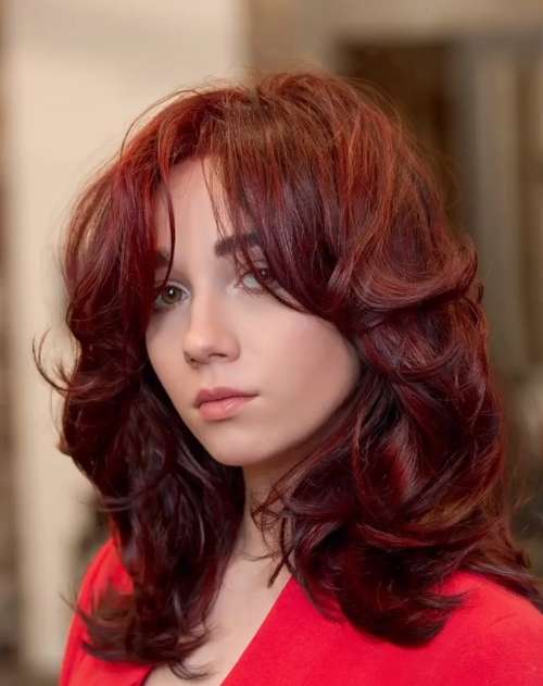 Coupes de cheveux à la mode 2026 pour cheveux bouclés: actualités, tendances, photos