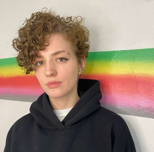 Coupes de cheveux à la mode 2026 pour cheveux bouclés: actualités, tendances, photos