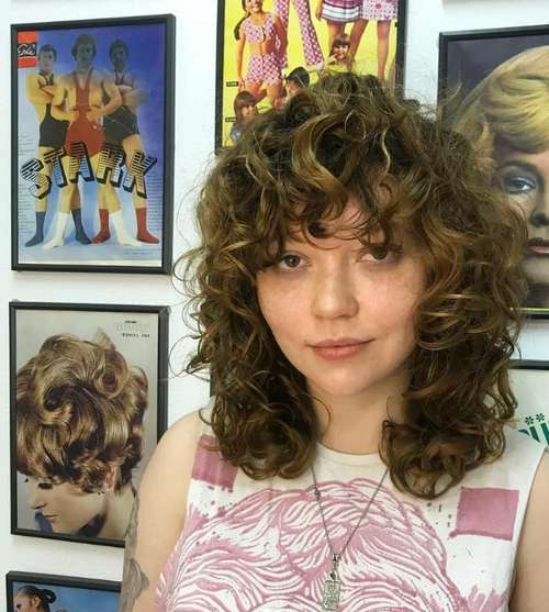 Coupes de cheveux à la mode 2026 pour cheveux bouclés: actualités, tendances, photos