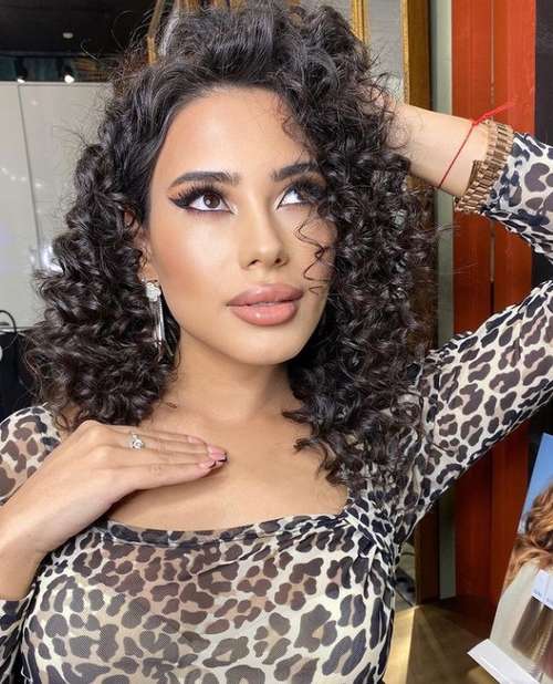 Coupes de cheveux à la mode 2026 pour cheveux bouclés: actualités, tendances, photos