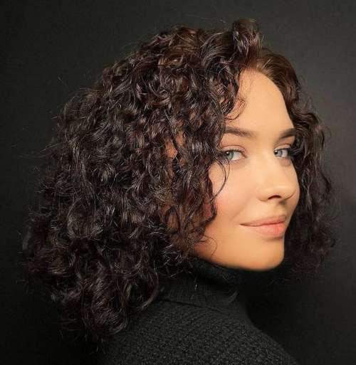 Coupes de cheveux à la mode 2026 pour cheveux bouclés: actualités, tendances, photos