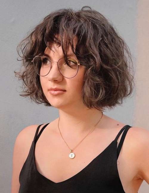 Coupes de cheveux à la mode 2026 pour cheveux bouclés: actualités, tendances, photos