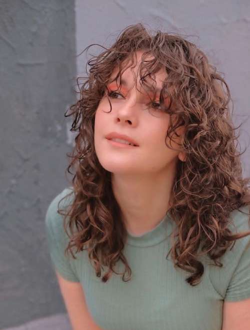 Coupes de cheveux à la mode 2026 pour cheveux bouclés: actualités, tendances, photos