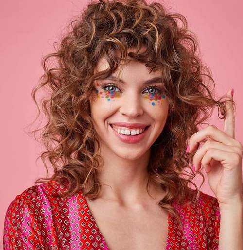 Coupes de cheveux à la mode 2026 pour cheveux bouclés: actualités, tendances, photos