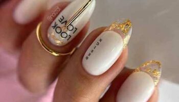 Photo de manucure française du Nouvel An