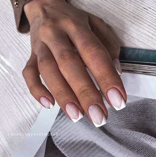 Nouvel An français 2026 : manucure à la rencontre de l'Année du Tigre d'Eau