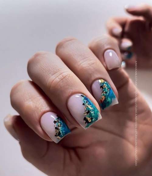 Nouvel An français 2026 : manucure à la rencontre de l'Année du Tigre d'Eau