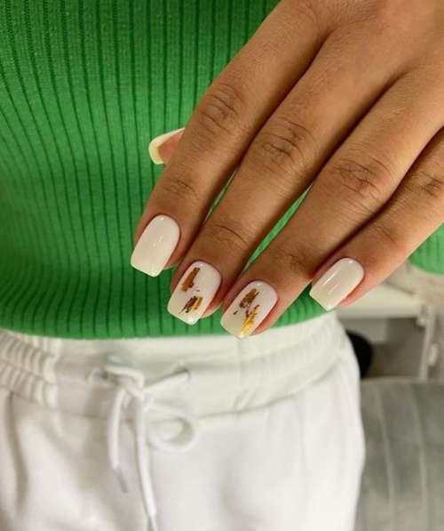 Manucure du Nouvel An 2026: design élégant, couleurs, idées sur la photo