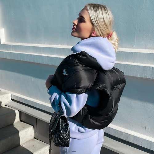 Coiffure avec une bande élastique volumineuse