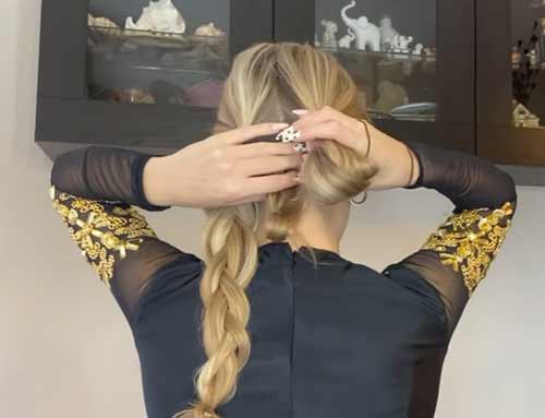 Chignon à la mode avec deux nattes