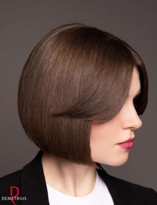 Bob court avec une frange