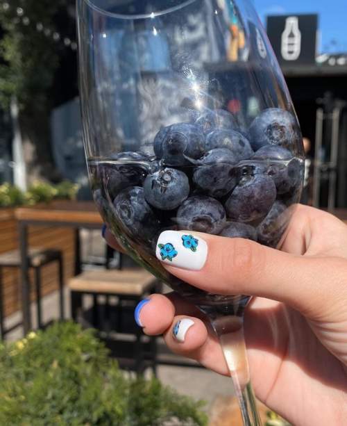 Manucure blanche pour ongles courts: nouveau design 2026, photo