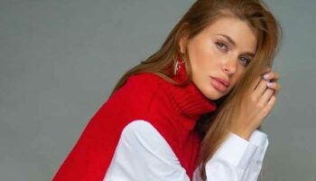 Tendances photo sur le devant de la chemise rouge