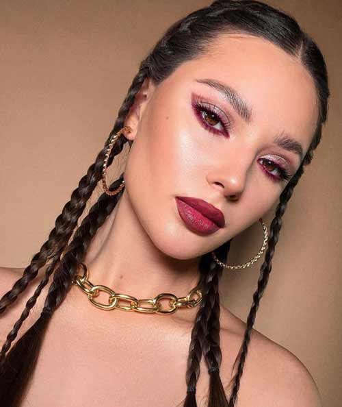 Coiffure avec tressage pour la nouvelle année