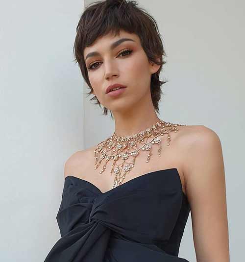 Coiffure pour le nouvel an cheveux courts