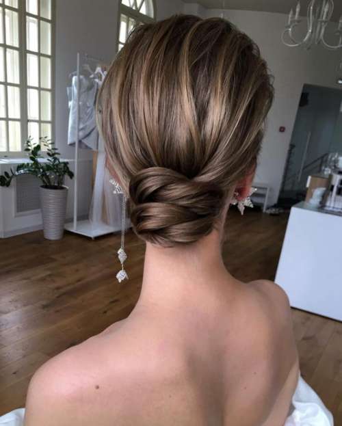 Coiffures pour la nouvelle année : nouveautés 2026, idées photos, tendances mode