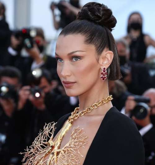 Coiffures pour la nouvelle année : nouveautés 2026, idées photos, tendances mode