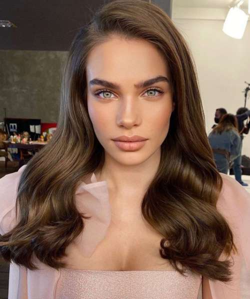 Coiffures pour la nouvelle année : nouveautés 2026, idées photos, tendances mode