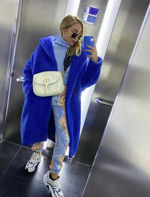 Manteau de fourrure bleu